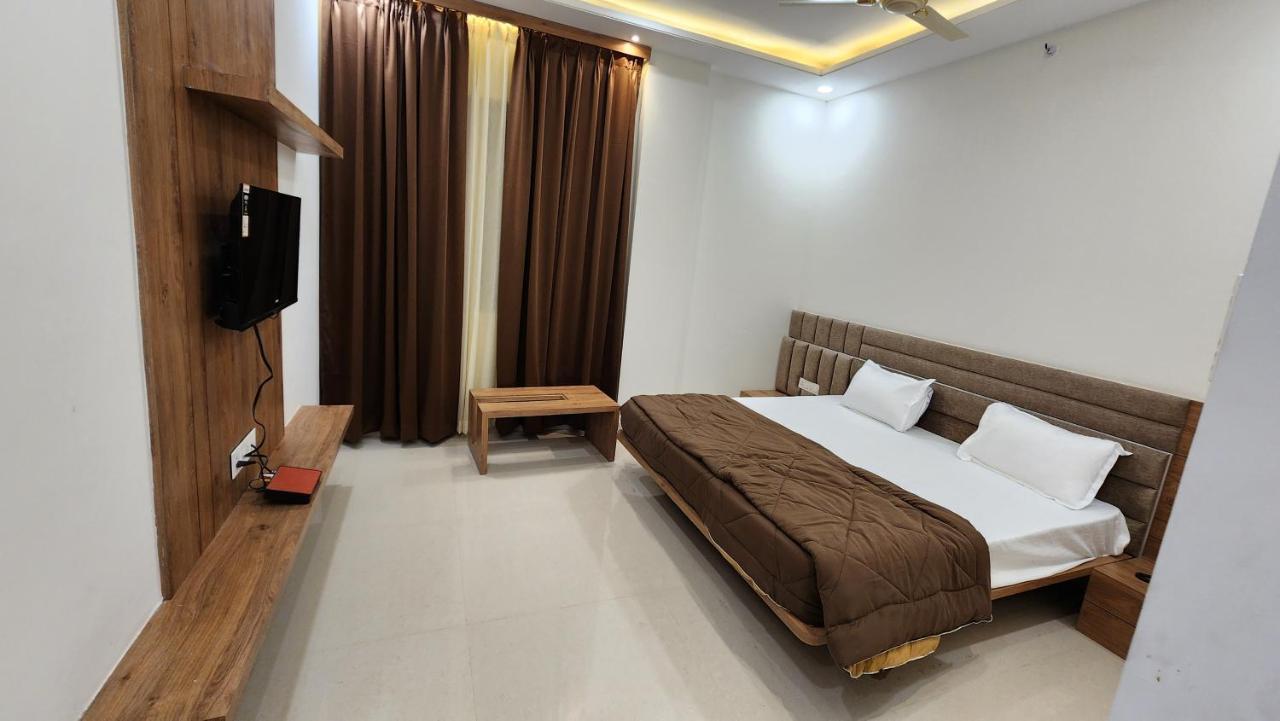 Aanandam Greens Hotel Sehore Exterior photo