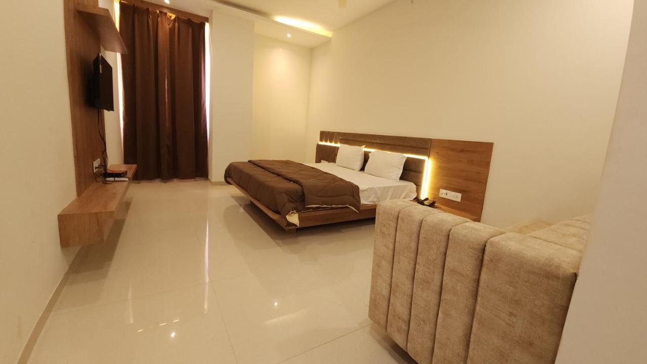 Aanandam Greens Hotel Sehore Exterior photo